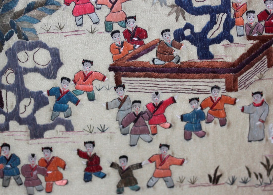 Antique Chinese Early 20th Century Embroidery - 7