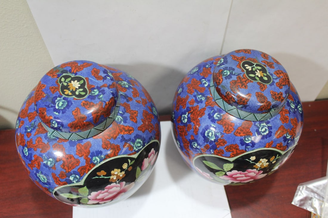 A Pair of Leighton Ceramic Ginger Jars - 2