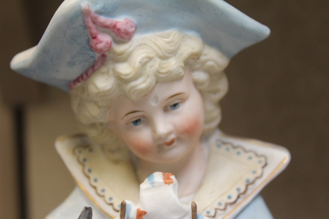 Lot of Two Bisque Ceramic Figurines - 3