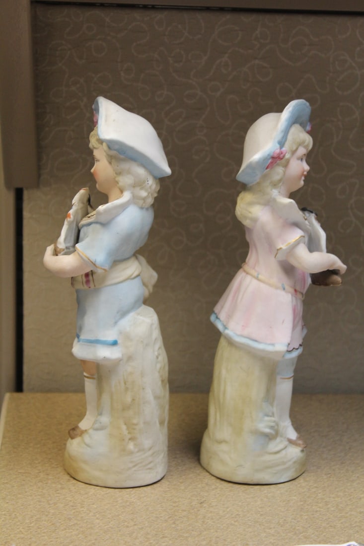Lot of Two Bisque Ceramic Figurines - 5