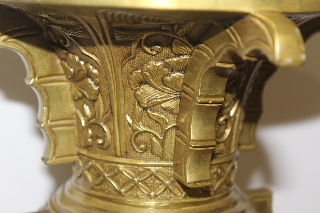A Chinese Bronze Urn on Stand - 3