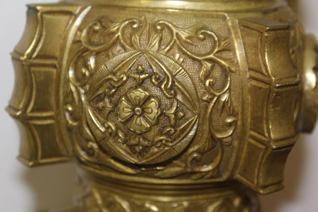 A Chinese Bronze Urn on Stand - 7