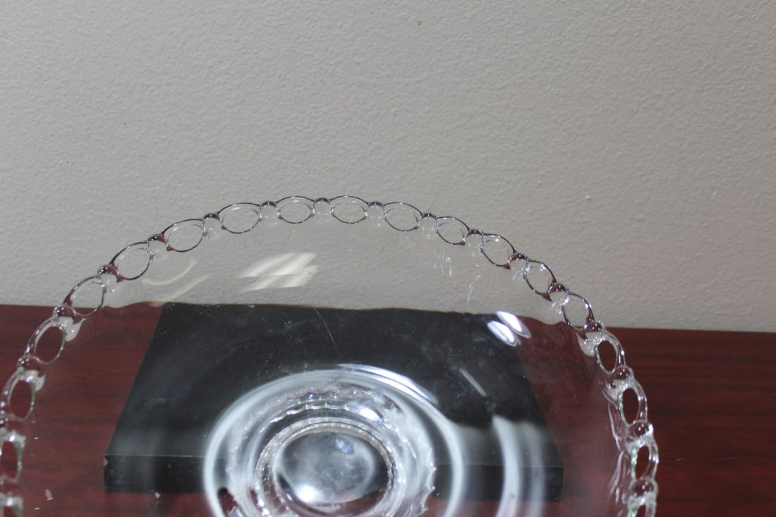 A Clear Glass Center Bowl - 2