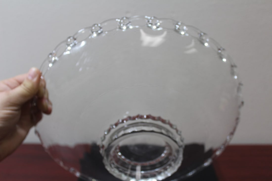 A Clear Glass Center Bowl - 5