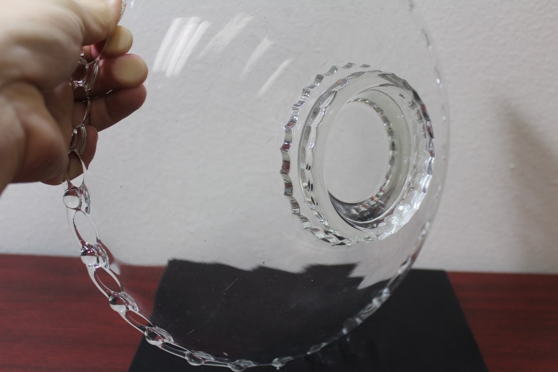A Clear Glass Center Bowl - 6