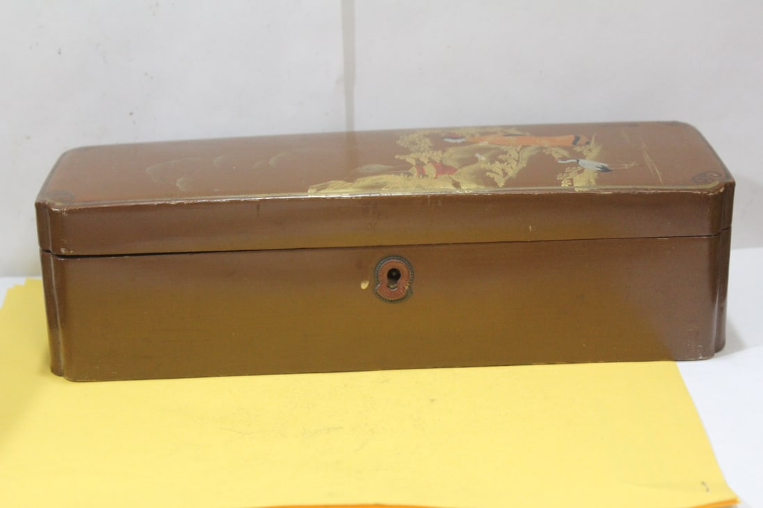 An Antique Chinese Lacquer Box - 2
