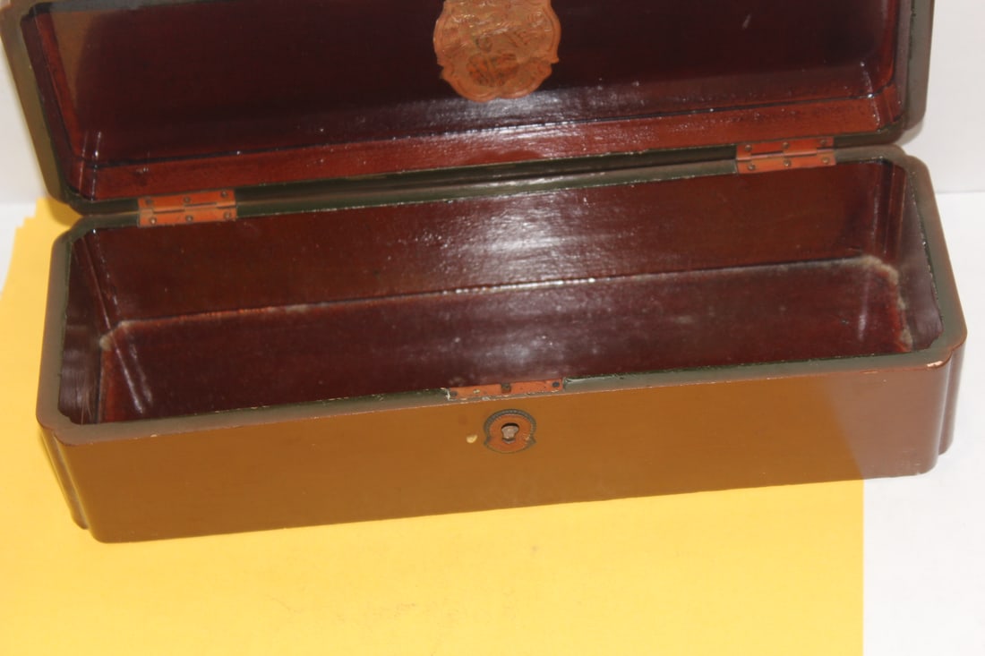 An Antique Chinese Lacquer Box - 4