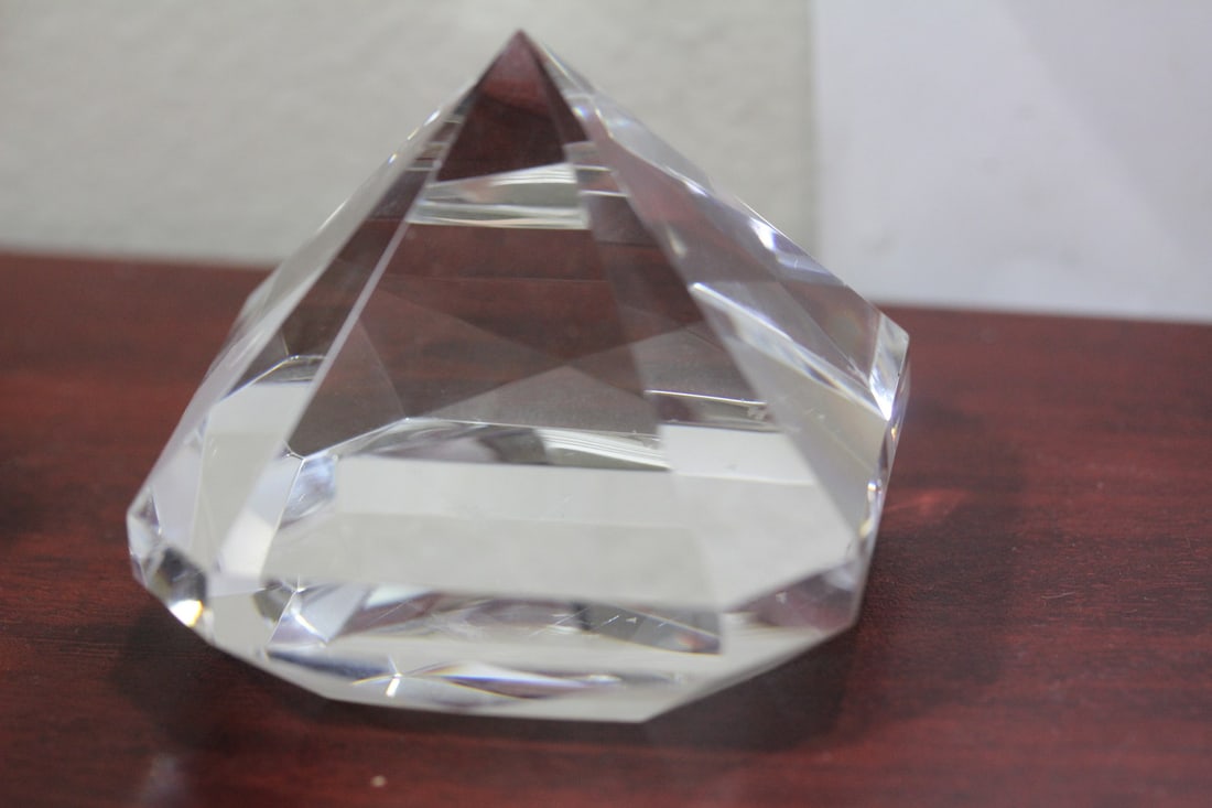 An Oleg Cassini Diamond Shape Paperweight - 2