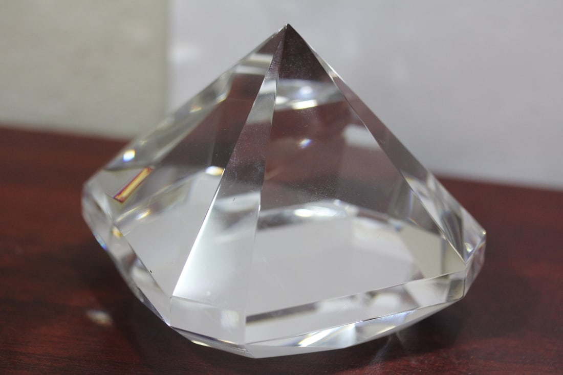 An Oleg Cassini Diamond Shape Paperweight - 4