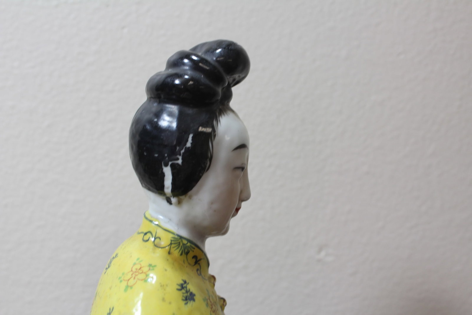A Signed Chinese Porcelain Lady Statue - 12