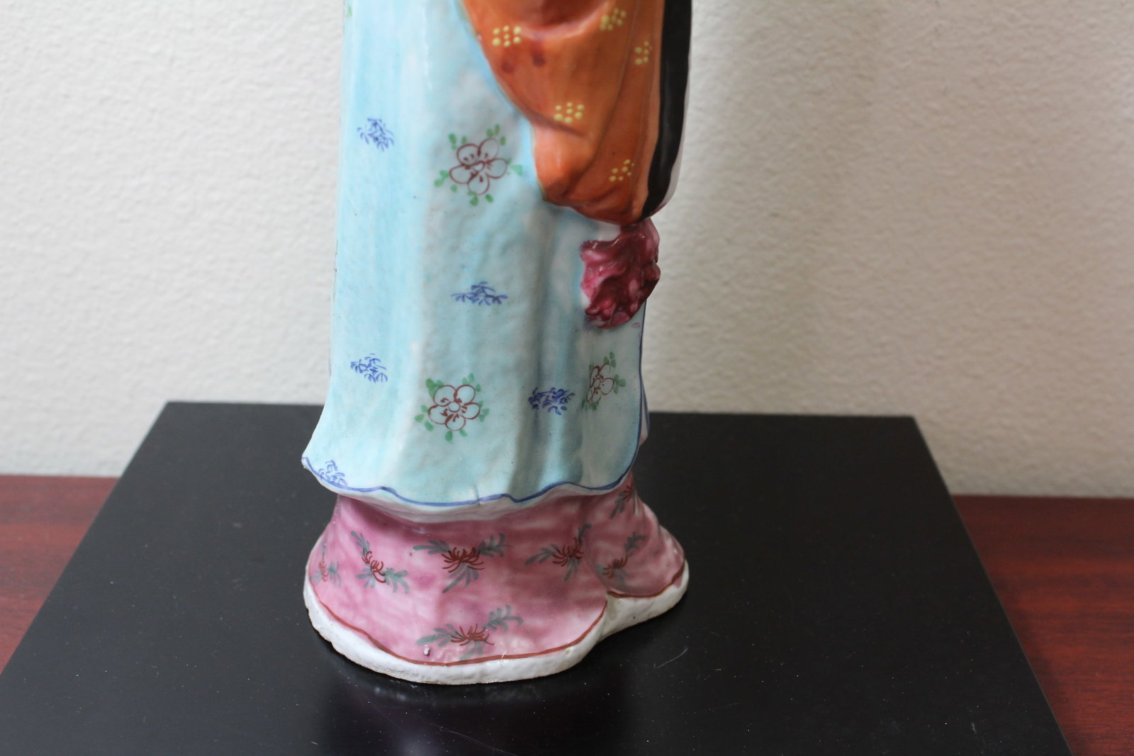 A Signed Chinese Porcelain Lady Statue - 14