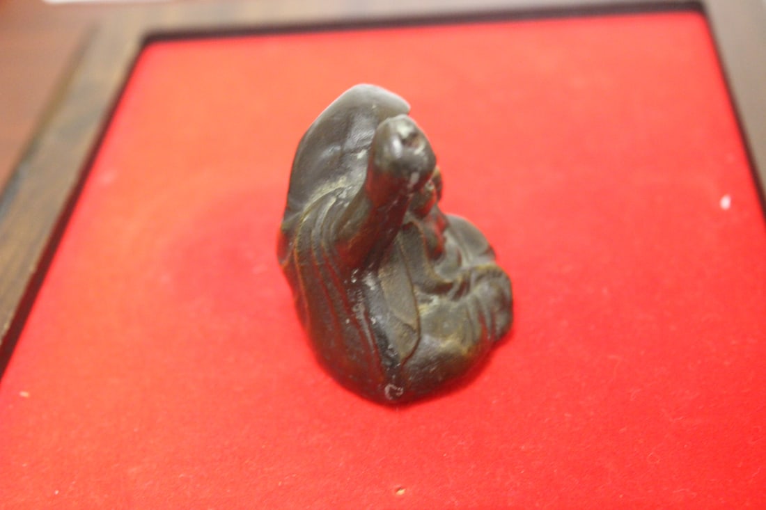 An Antique Bronze Japanese Netsuke - 2