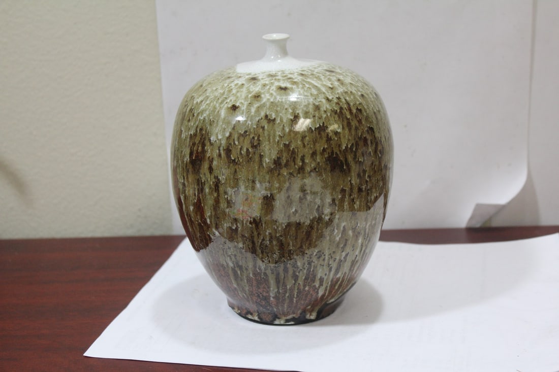 A Signed Shigeko Pottery Vase - 2