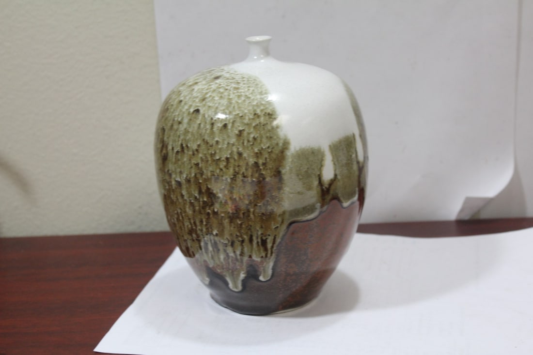 A Signed Shigeko Pottery Vase - 3