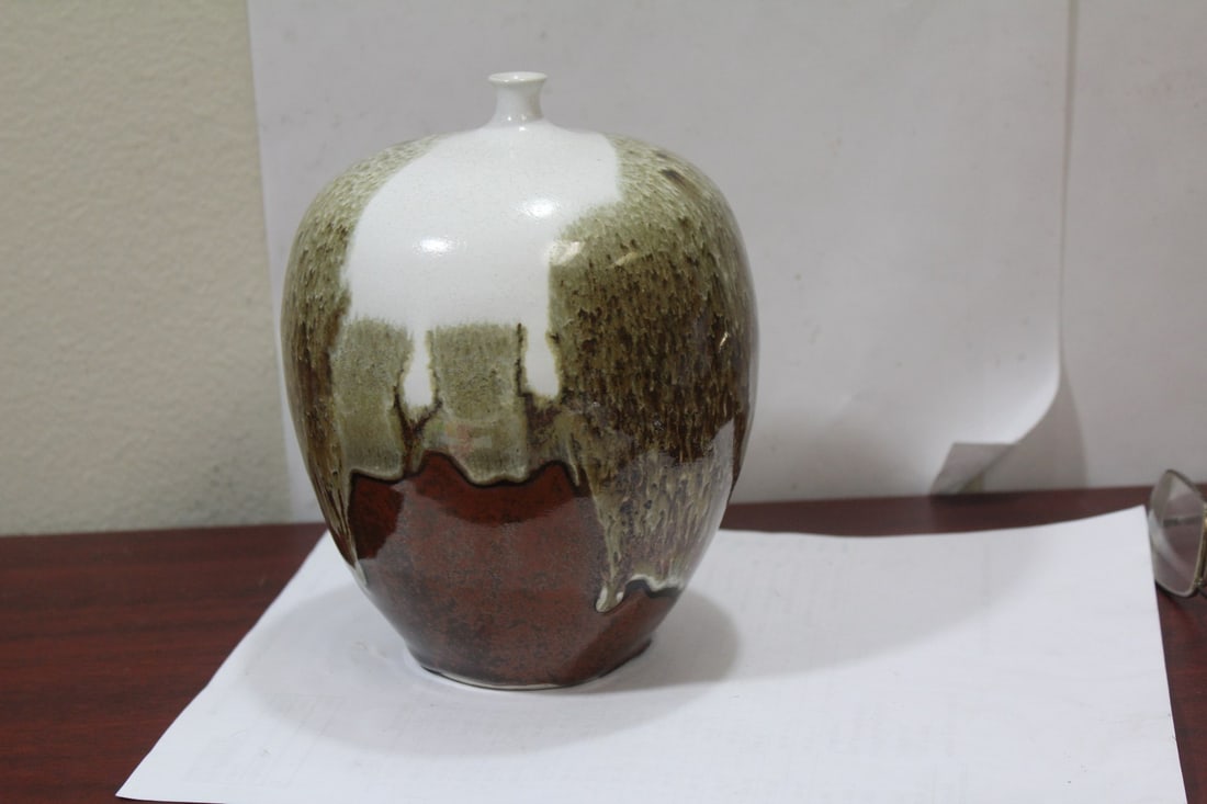A Signed Shigeko Pottery Vase - 4