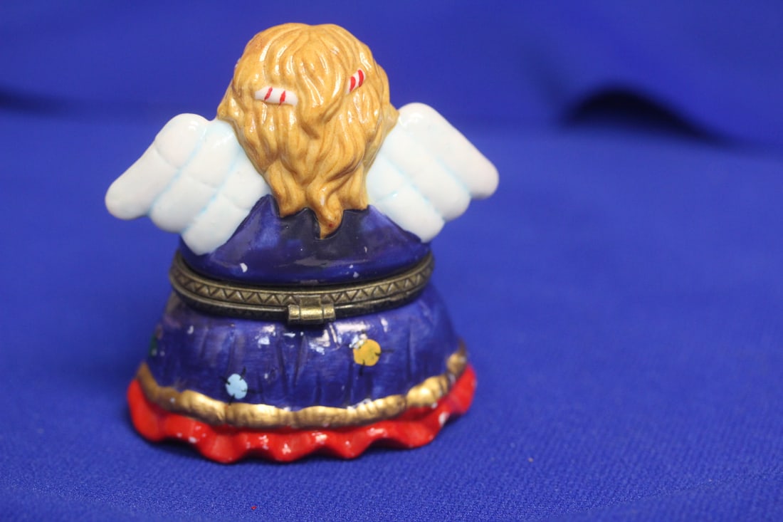 A Ceramic Angel Trinket Box - 3