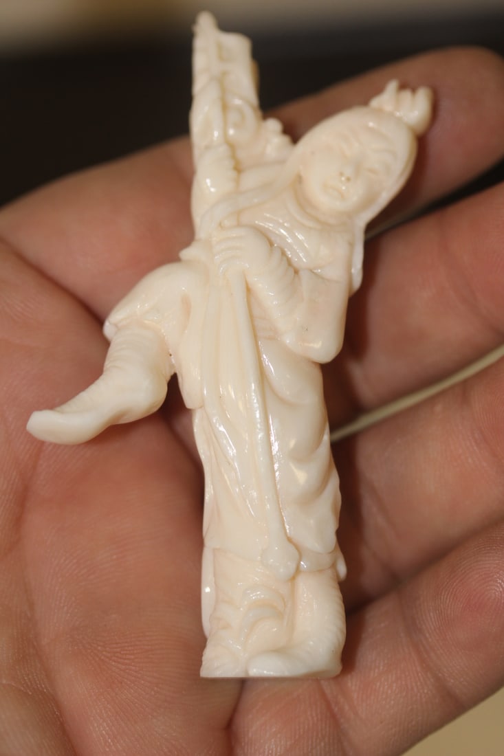 Carved Chinese Coral of a Lady - 4