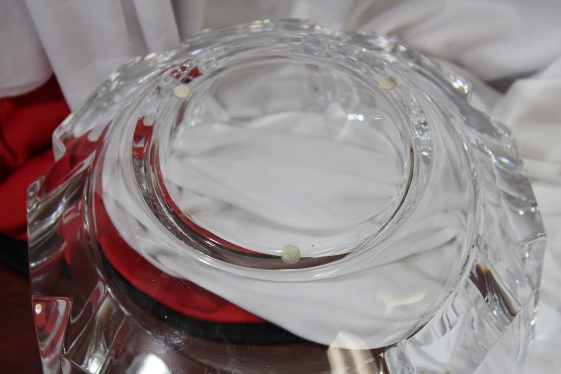 A Large Signed Orrefors Crystal Bowl - 7