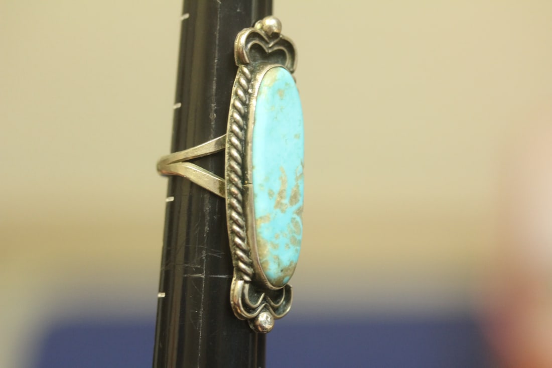 Large Native American Turquoise and sterling ring - 4