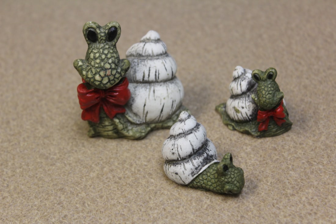 Lot of Tree Toads and Snails: tallest= 2 3/4"