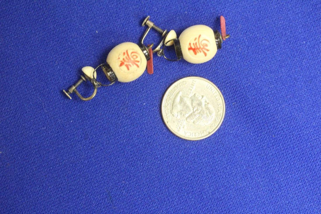 A Pair of Chinese Bone Earrings - 3