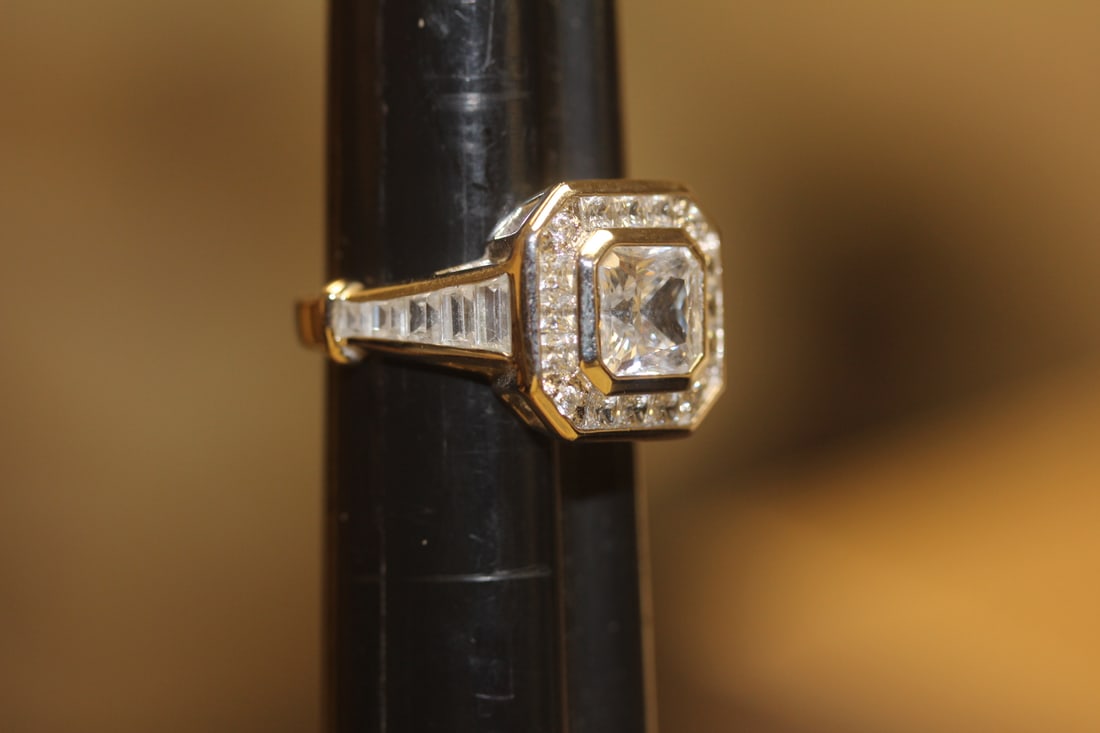 Sterling and Cz Ring: nicely designed - marked 925