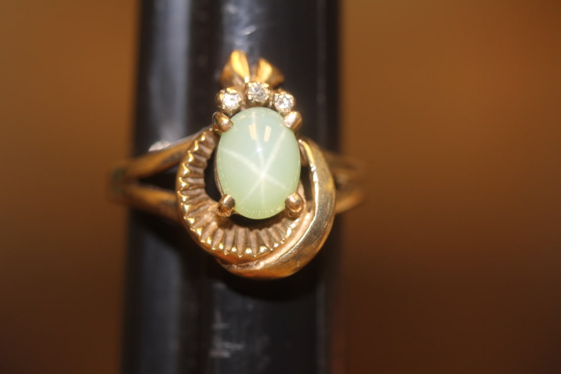 10 Karat Gold and Gemstone with Diamond Chips Ring: marked Dason