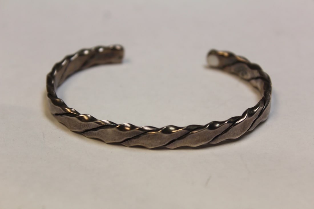 Sterling Bangle Bracelet: marked 925