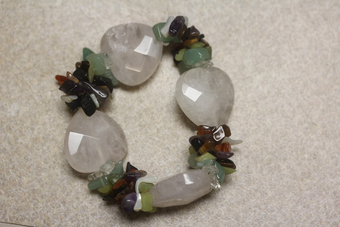 Quartz/Stone Elastic Bracelet: please note: one quartz has a chip, do not know if it's from manufacturer defects or not