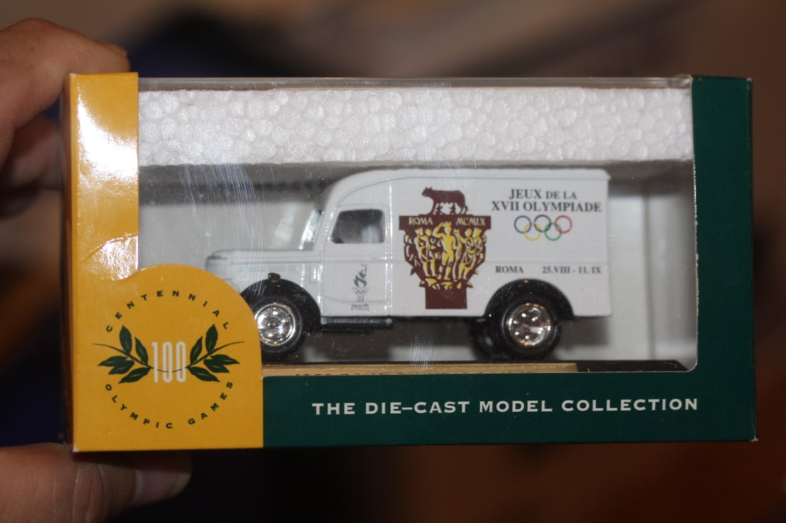 Cast Iron Small Toy Car/Truck: made in England - by Days Gone