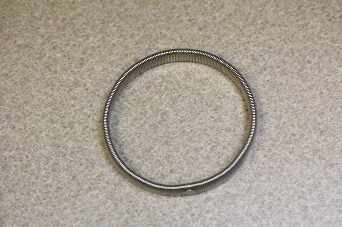 Expandable Silver Tone Bracelet: base metal