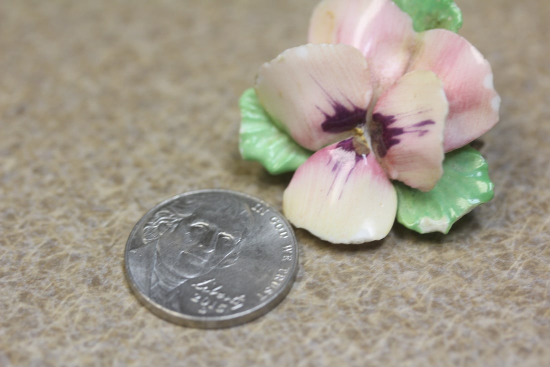 Ceramic Floral Pin of Brooch - 6