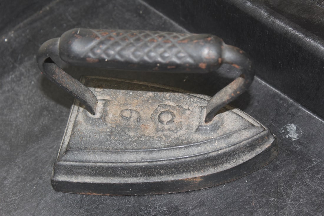 Antique #6 Iron - 3
