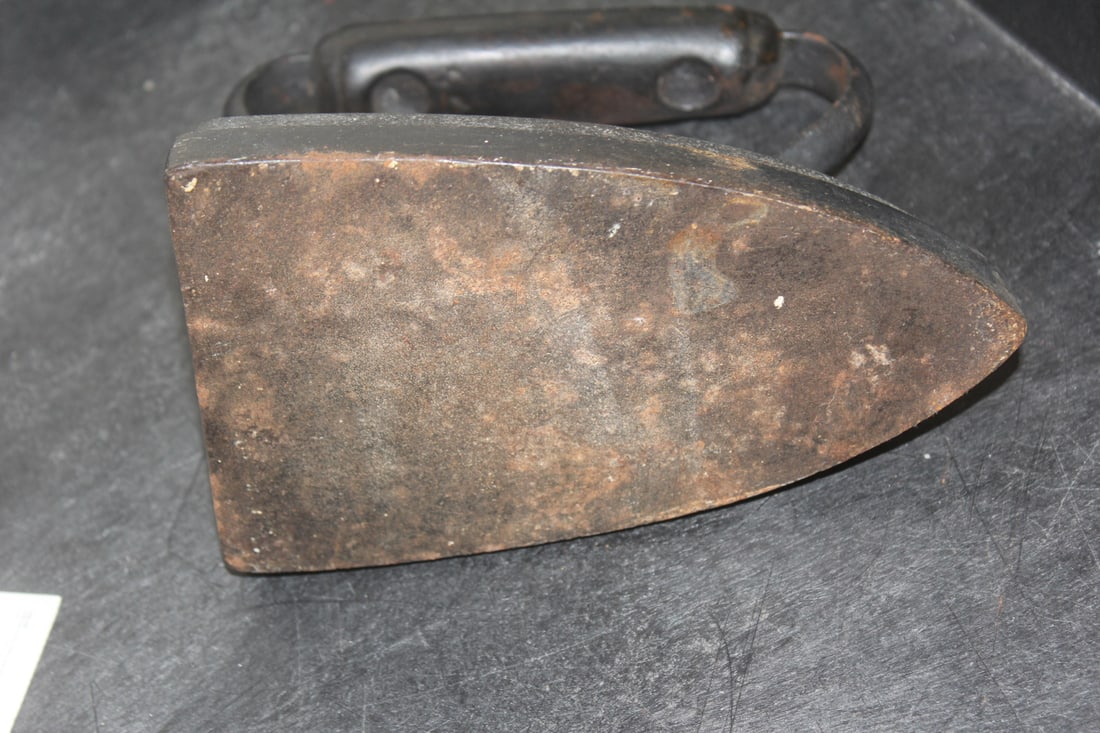Antique #6 Iron - 4
