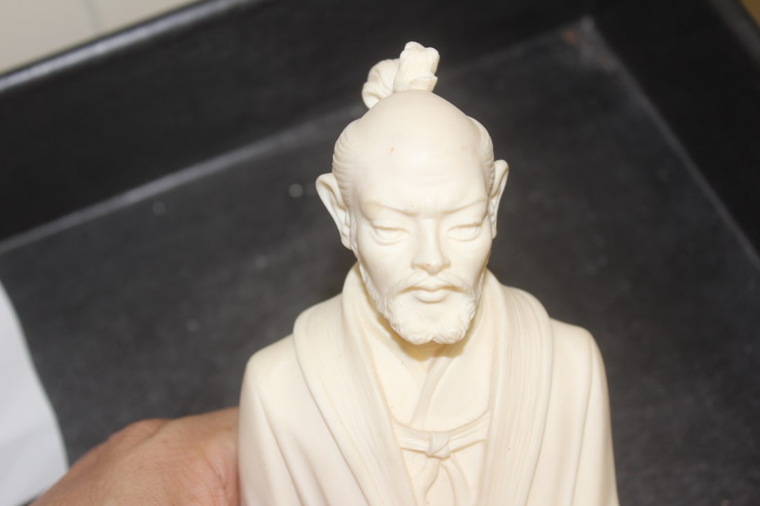 Decorative Resin Oriental Sage - 2