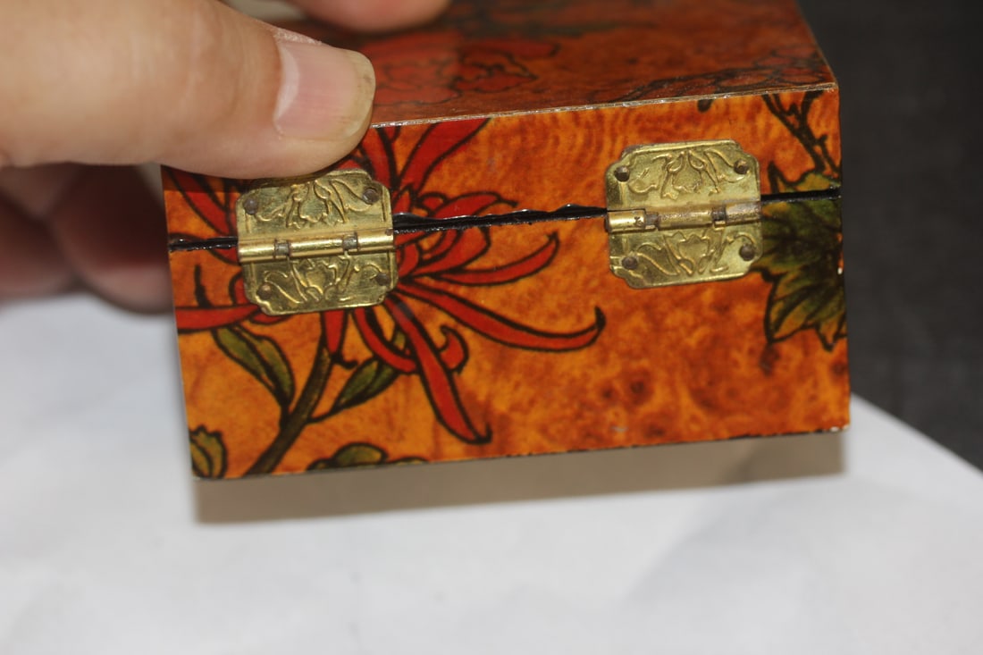 Vintage Floral Lacquer Trinket Box - 5
