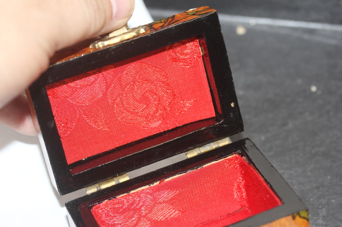 Vintage Floral Lacquer Trinket Box - 6
