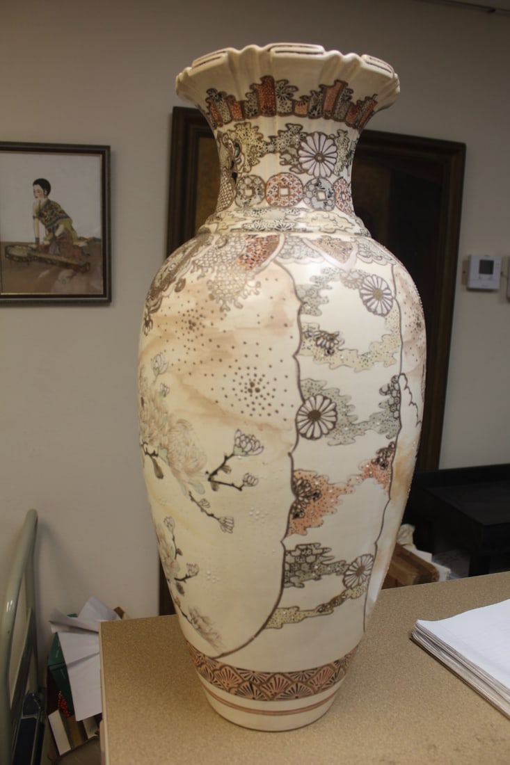 Antique Japanese Satsuma Floor Vase - 6