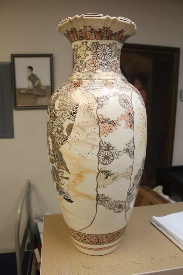Antique Japanese Satsuma Floor Vase - 8