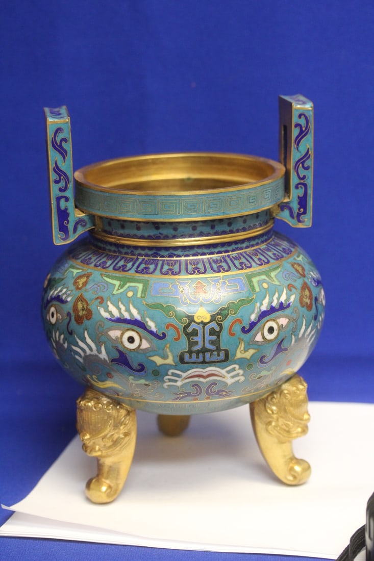 Chinese Cloisonne Urn - 3