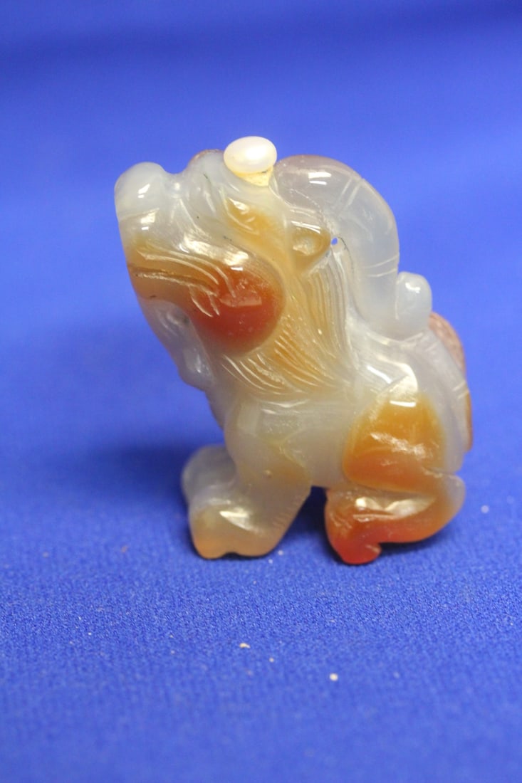 Agate Snuff Bottle: 2 1/2" tall