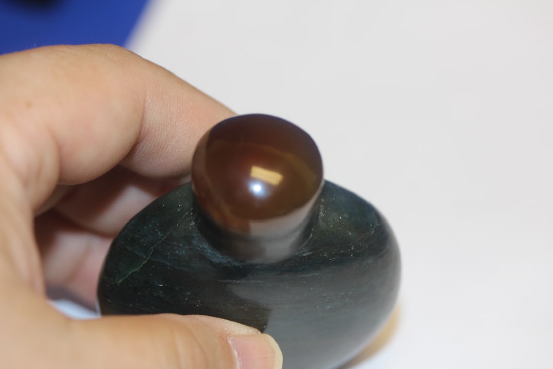 Spinach Jade or Other Gemstone Snuff Bottle - 6