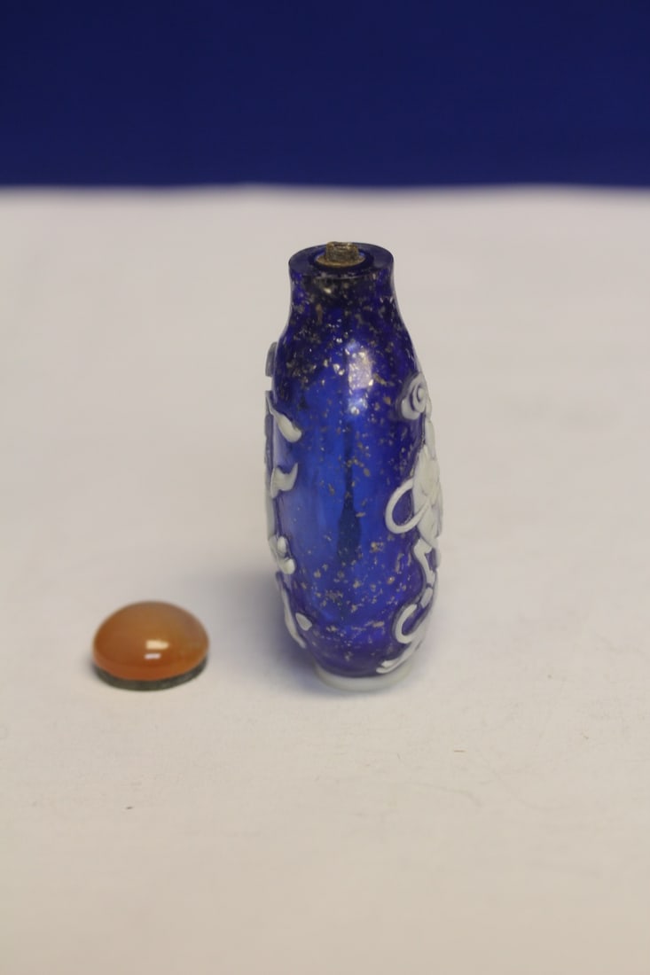 Gold Speckle Overlay Glass Snuff Bottle - 2