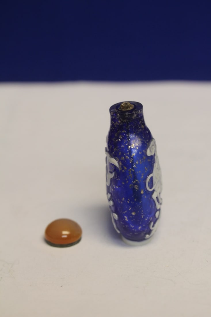 Gold Speckle Overlay Glass Snuff Bottle - 4