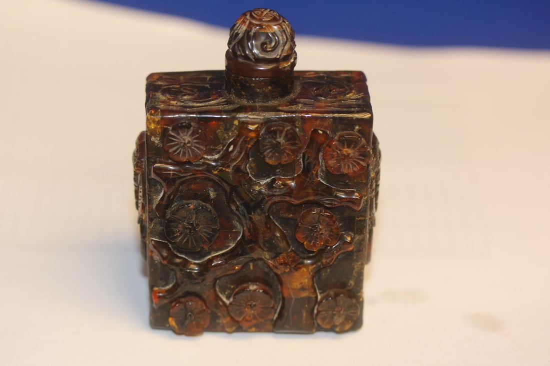 Real Tree Amber Chinese Snuff Bottle - 3
