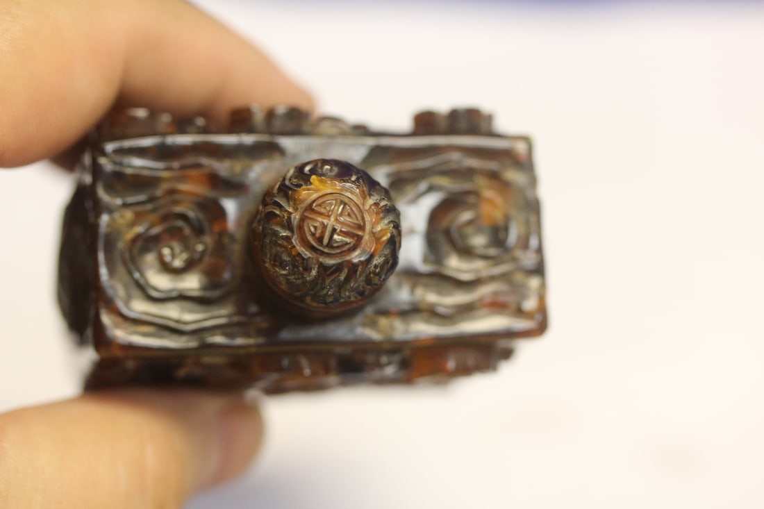 Real Tree Amber Chinese Snuff Bottle - 5