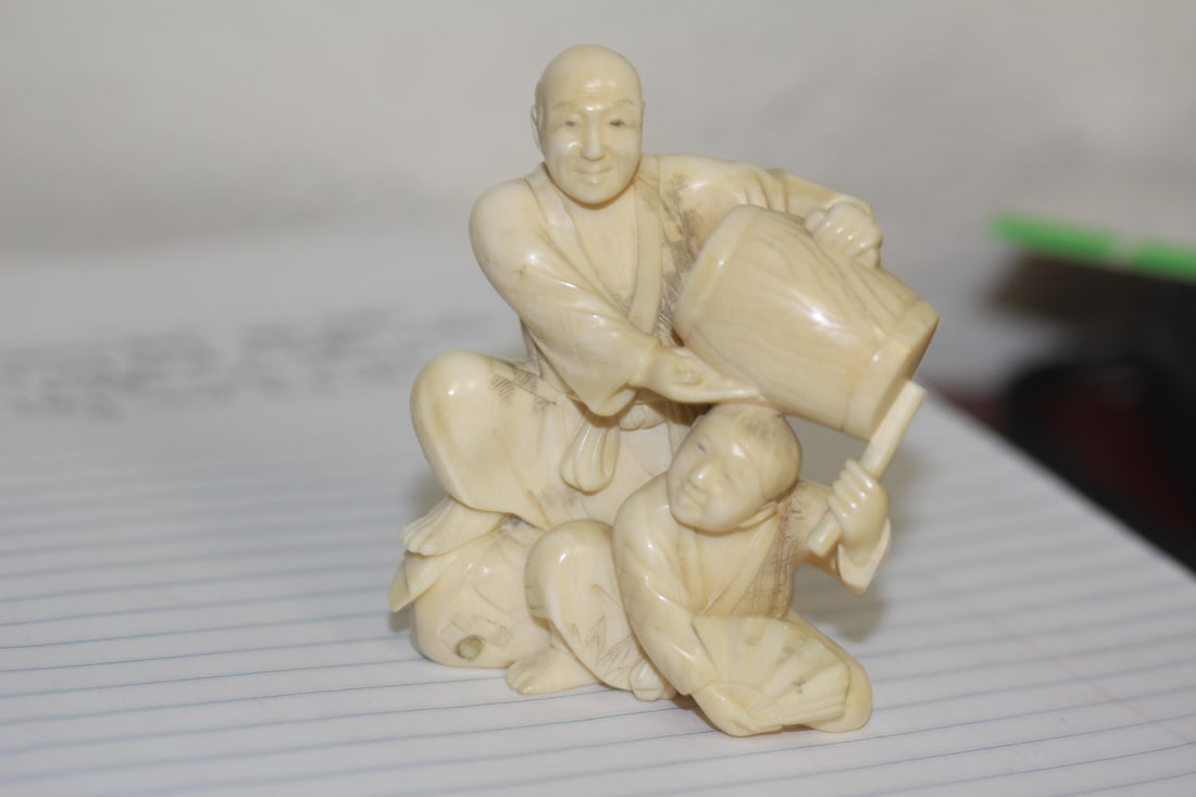 Antique Japanese B o n e Figurine: well carved - please note: age cracks - 2 3/4" x 2 1/2"