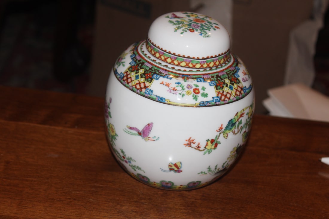 Chinese Rosemedallion Ginger Jar - 2