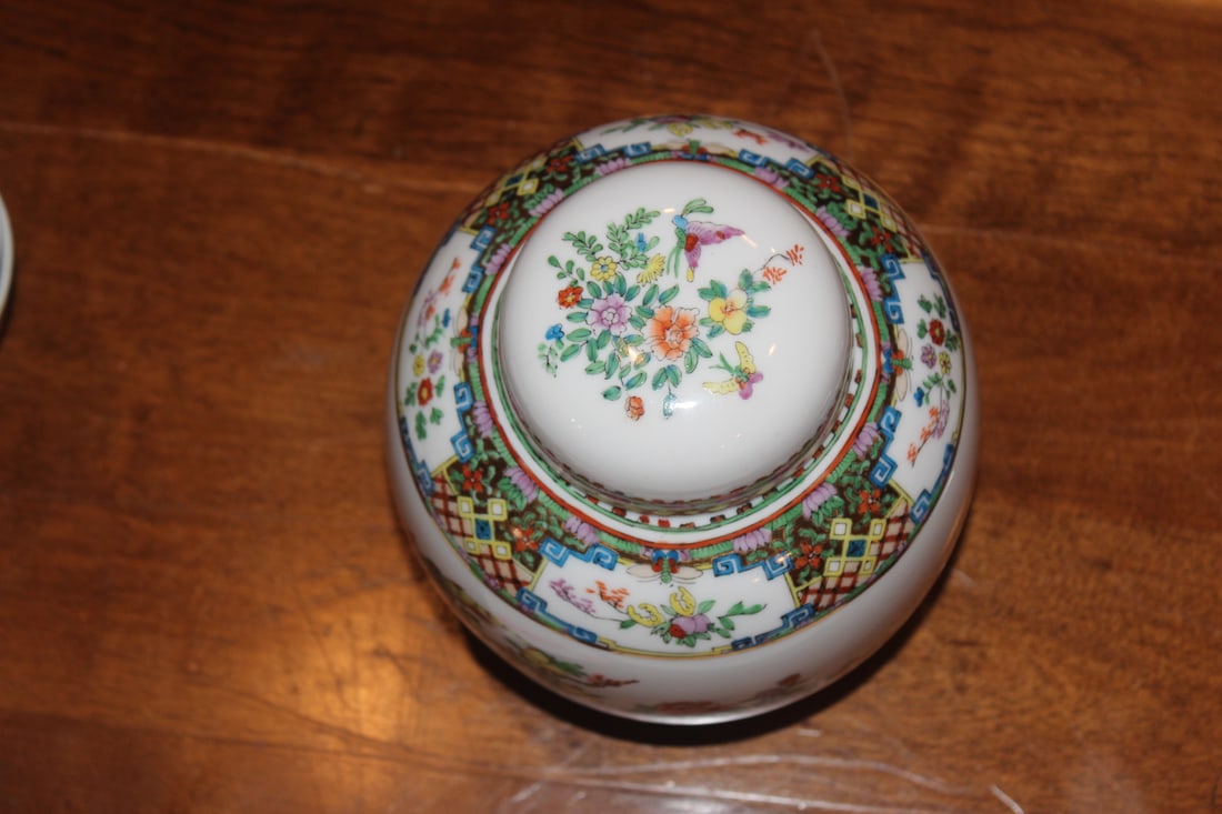 Chinese Rosemedallion Ginger Jar - 4