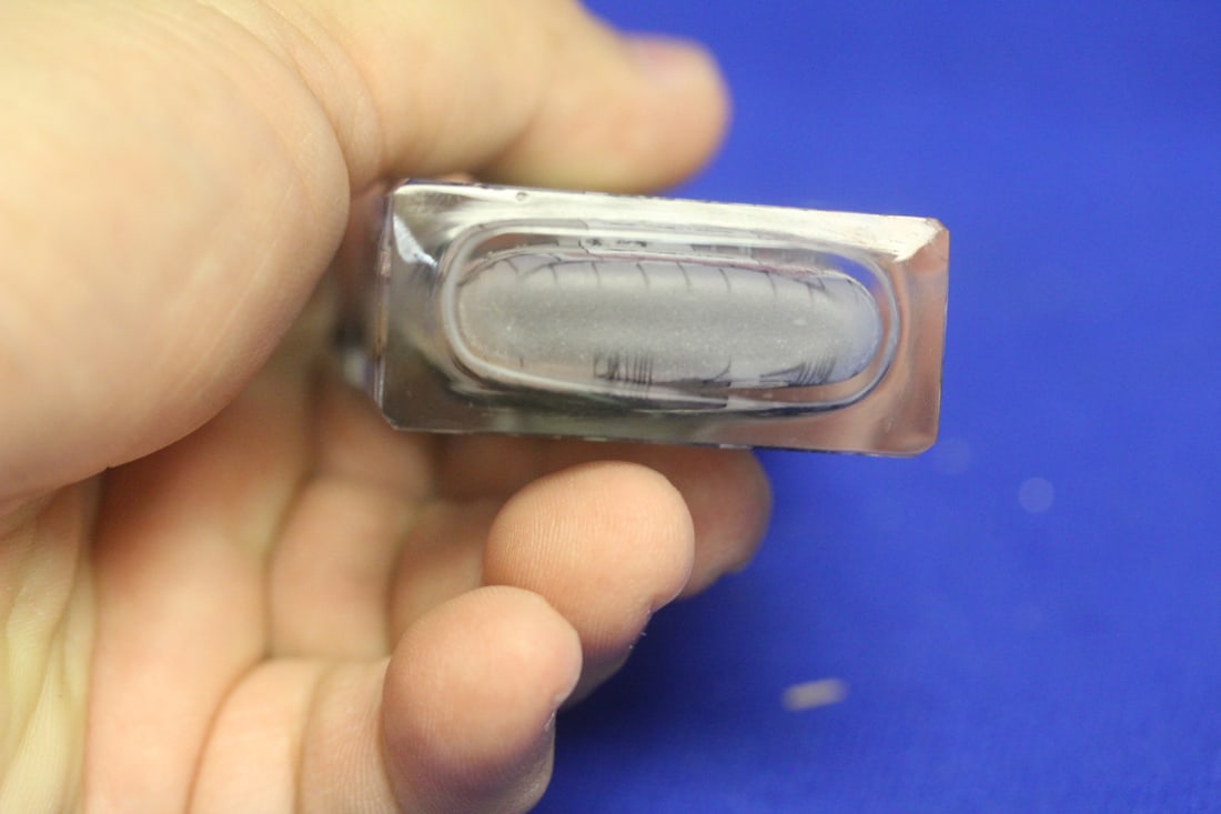 Chinese Crystal or Glass Snuff Bottle - 3